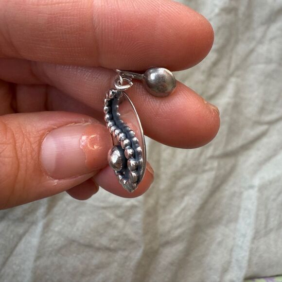 Paul Miller Mid-century Modern Sterling Silver Screw back Earrings - Picture 6 of 9